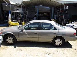 1998 TOYOTA CAMRY LE METALLIC GRAY 2.2L AT 4DR Z15968